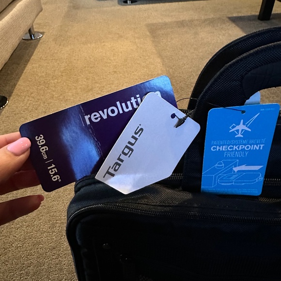 NWT Targus Revolution Laptop Case, Black Nylon 15.6" - Picture 7 of 9